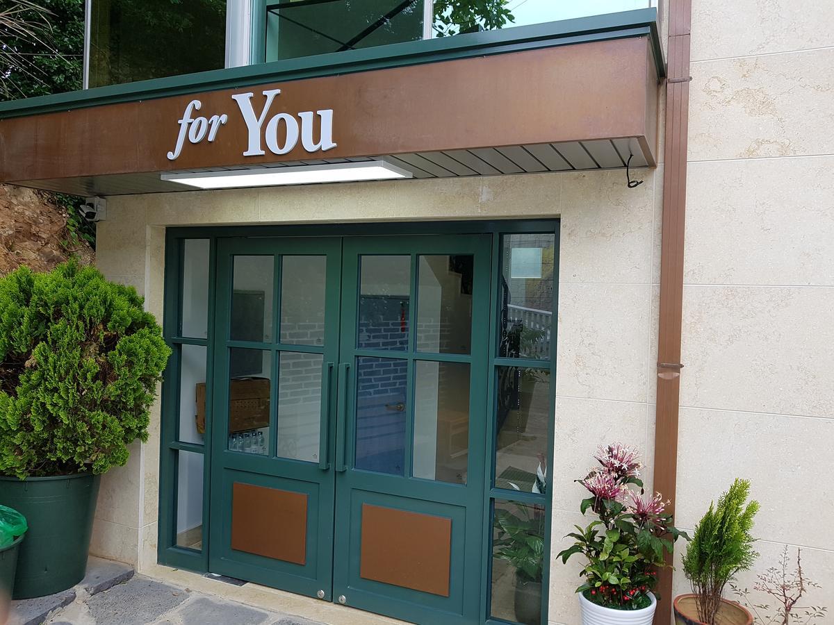 For You Hostel Yeosu Bagian luar foto